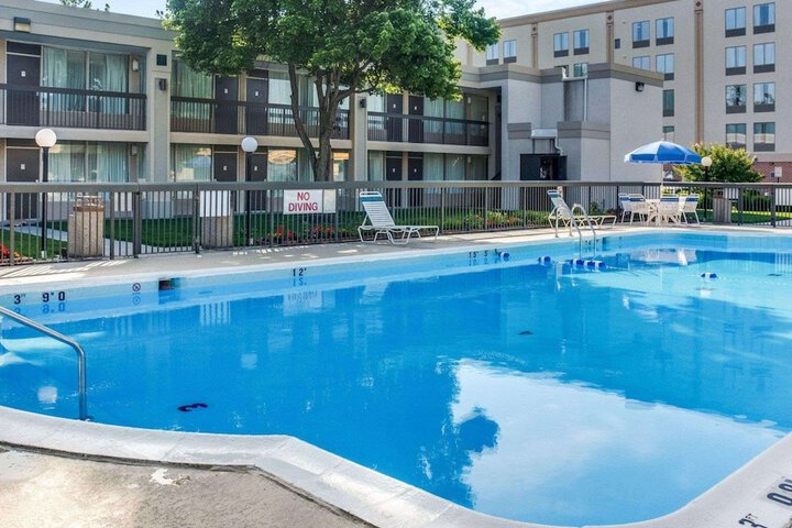 Pool 3 of 33
