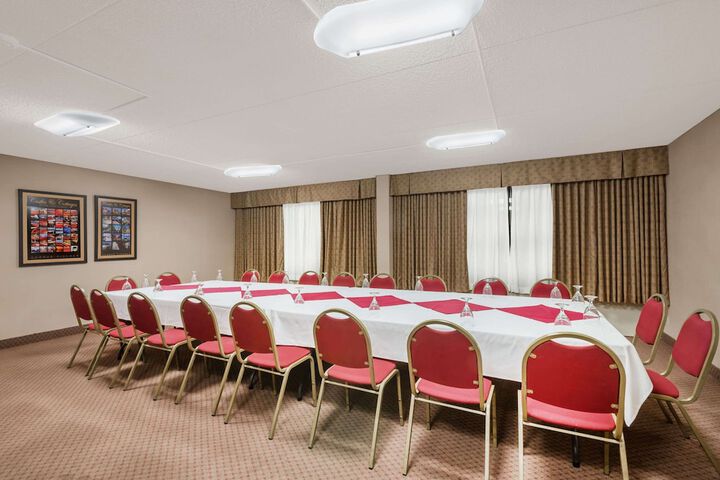 Ramada by Wyndham Watertown / Thousand Islands NY
