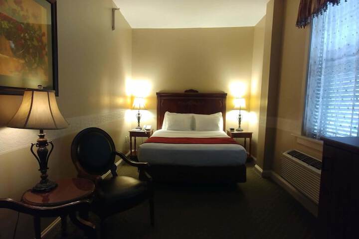 Room 10 of 35