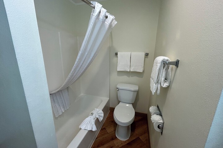 Room 16 of 33