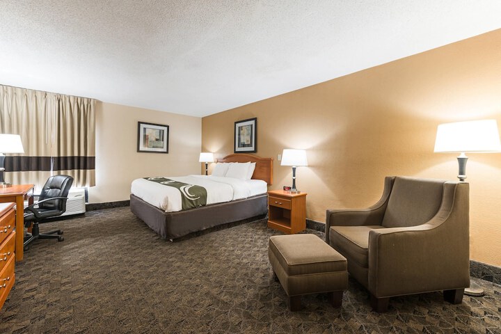 Quality Inn & Suites Portage Central