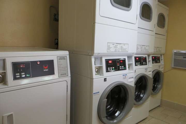 Laundry 28 of 33