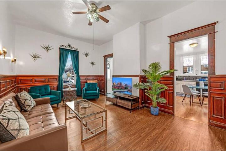 The Victorian on South Park - Sleeps 6