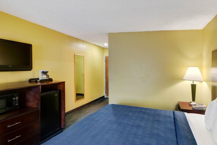 Room 19 of 28