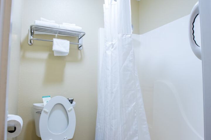 Relax Inn & Suites