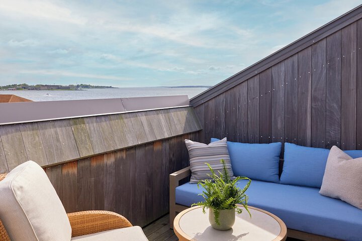 Newport Harbor Island Resort