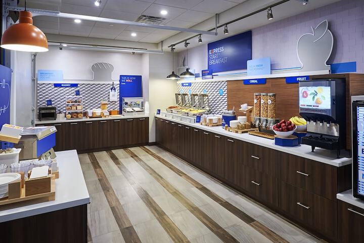 Holiday Inn Express and Suites Brantford by IHG