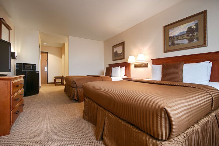 Room 5 of 8
