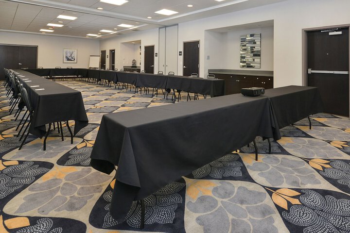 Hampton Inn & Suites Des Moines Downtown