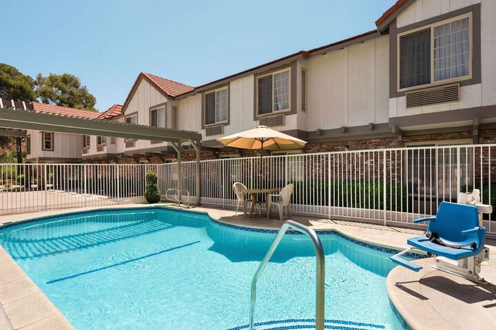 Pool 5 of 26