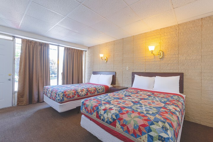 Room 44 of 78