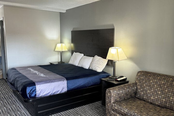 Room 43 of 47