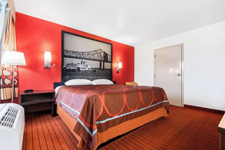 Room 25 of 33
