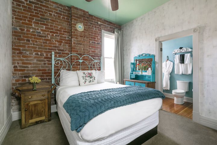 Room 18 of 47