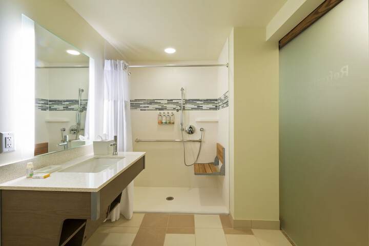 Room 13 of 51