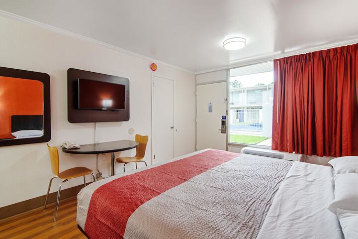 Room 16 of 21