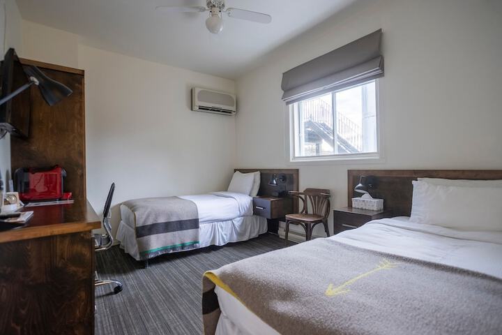 Room 8 of 43