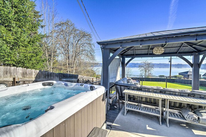 Puget Sound Cabin With Hot Tub and Water Views!