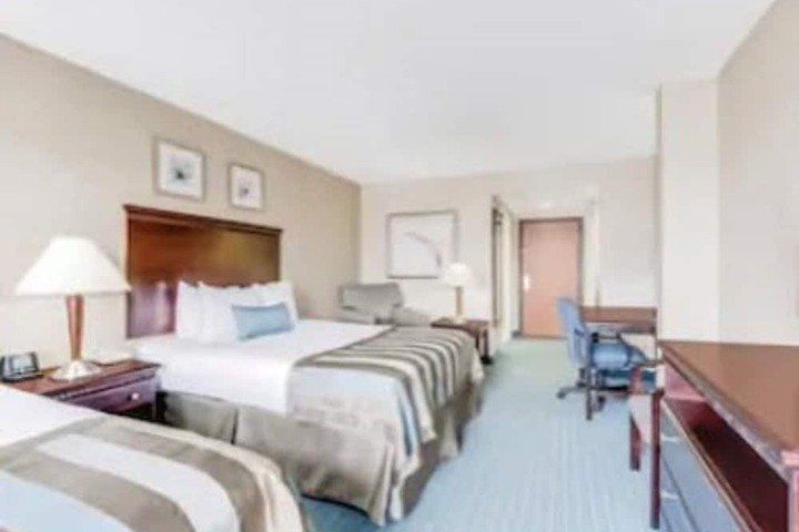 Room 4 of 17