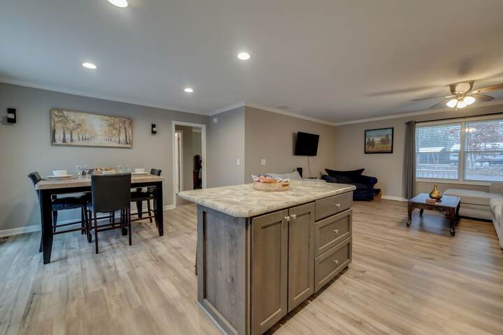 Family-friendly Home w / Deck Near Colonial Beach!