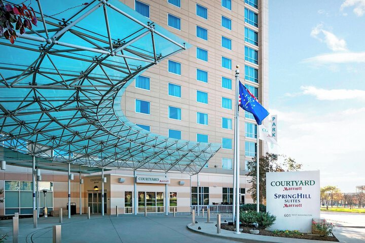 Courtyard by Marriott Indianapolis Downtown