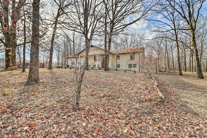 40-acre Poplar Bluff Nature Lovers Paradise!