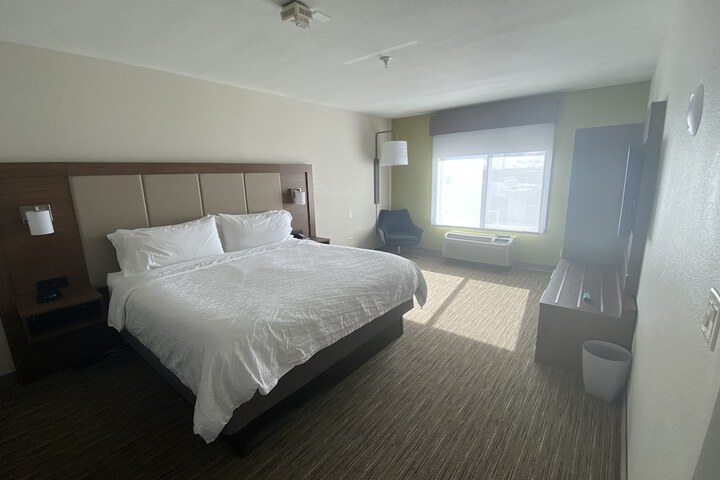 Room 71 of 90