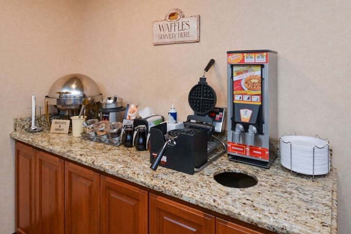 Breakfast/Coffee Service 36 of 48