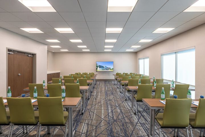 Holiday Inn Express & Suites Greenwood Mall by IHG