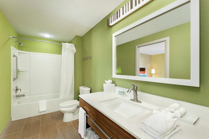 Room 9 of 28