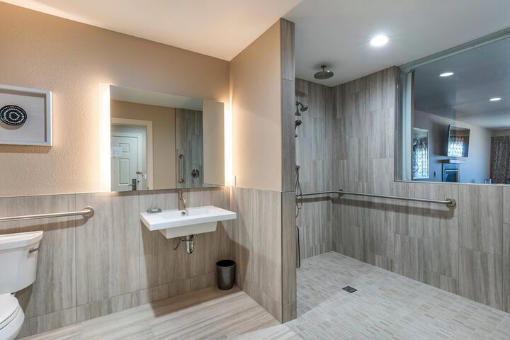 Lincoln Sands Oceanfront Resort an Ascend Collection Hotel