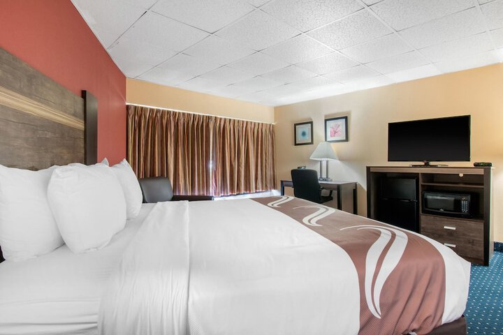 Room 27 of 32