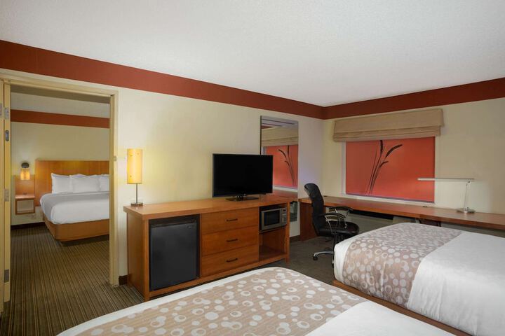 Room 11 of 30