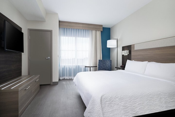 Room 44 of 66