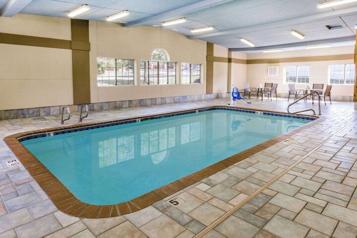 Pool 4 of 47