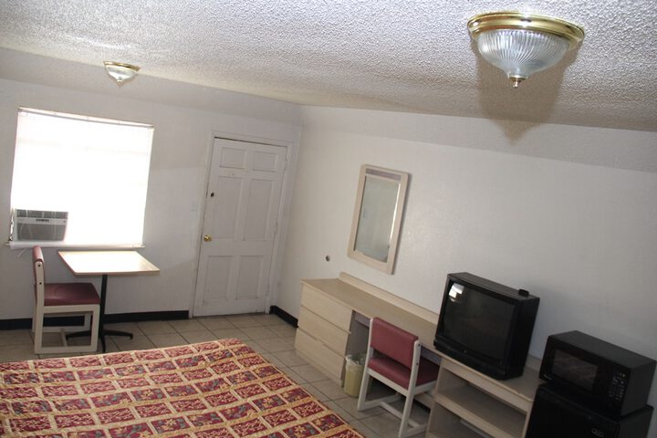 Room 18 of 59