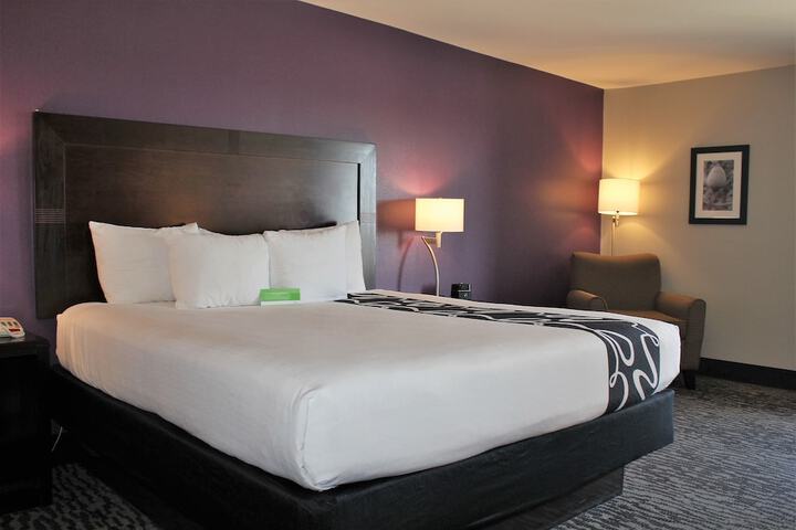 La Quinta Inn & Suites by Wyndham Huntsville Airport Madison