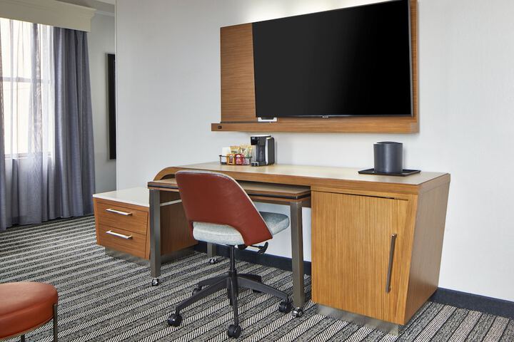 Room 2 of 39