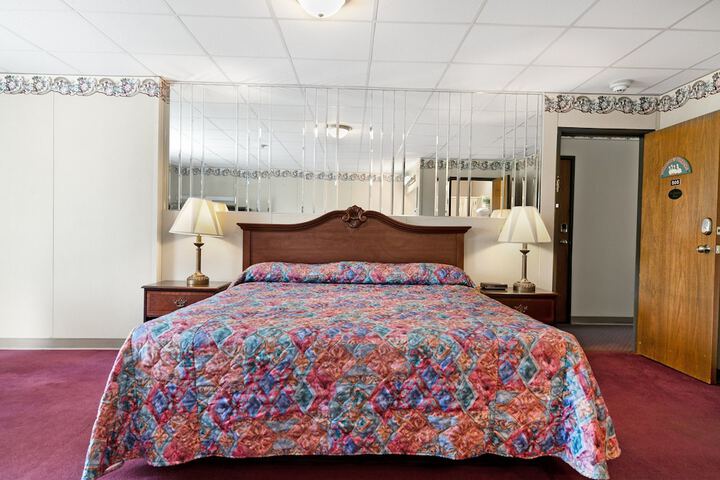 Room 62 of 106