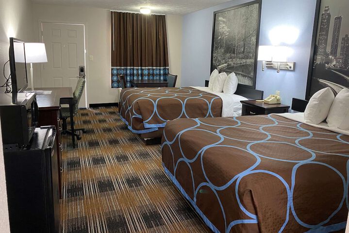 Room 10 of 16
