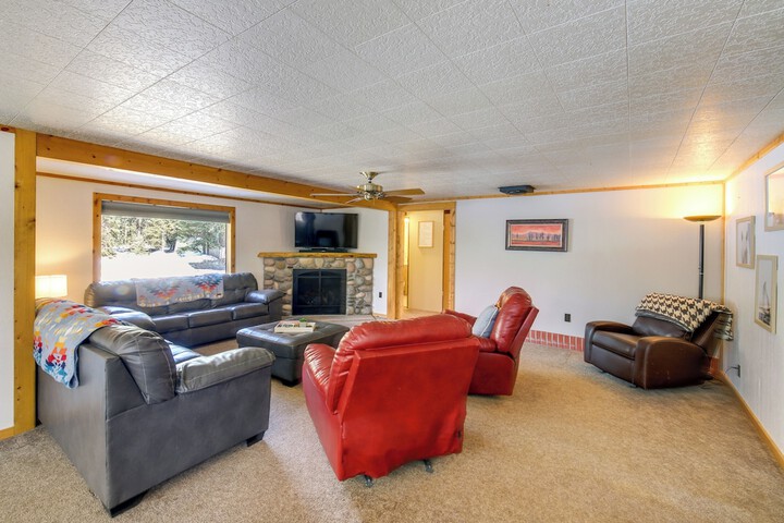 Hike Bike & Boat: Cabin w / Dock on Seeley Lake!