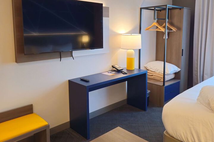 Room 36 of 48