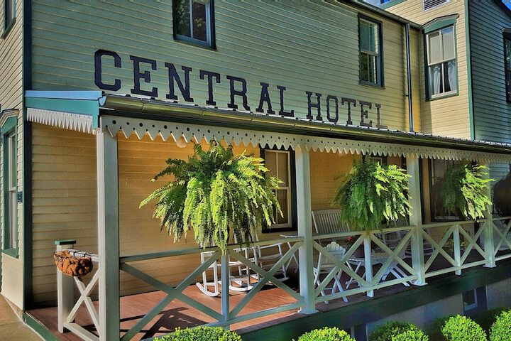 Central Hotel