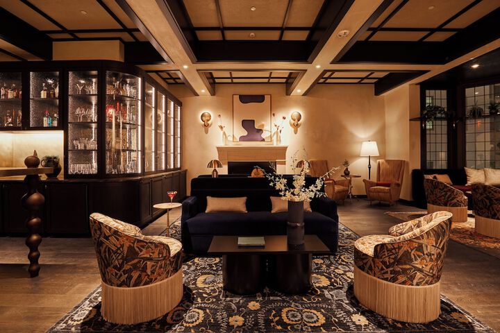 Lounge 46 of 70