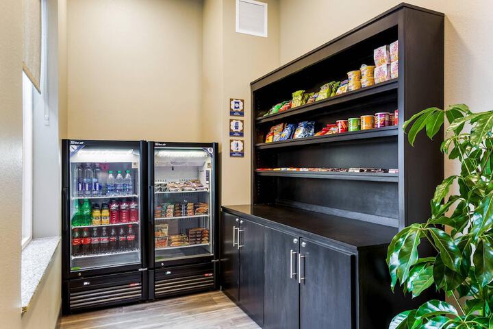 MainStay Suites Winfield - Teays Valley