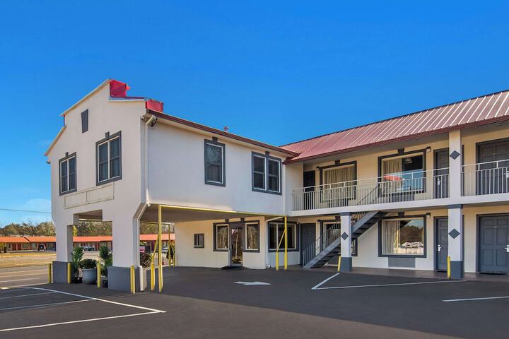 Hotel 3 of 32