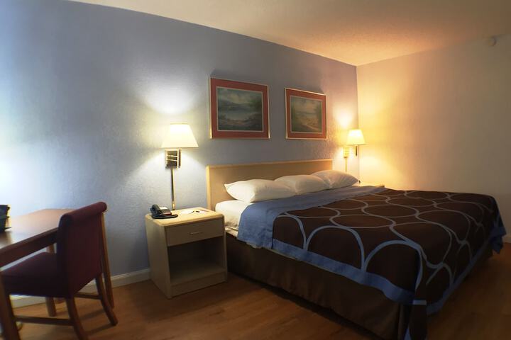 Room 18 of 31