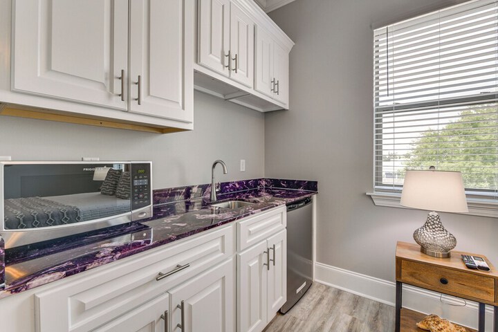 Downtown Bay St. Louis Condo - Walk to Beach!