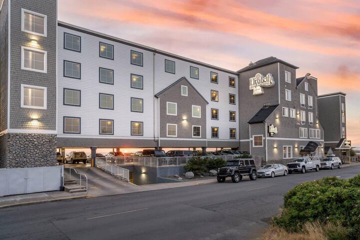 Elizabeth Oceanfront Suites an Ascend Collection Hotel