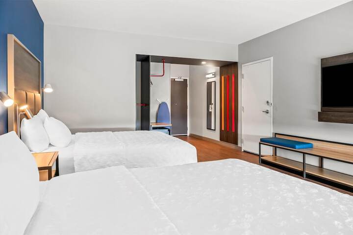 Tru by Hilton Holland Mi